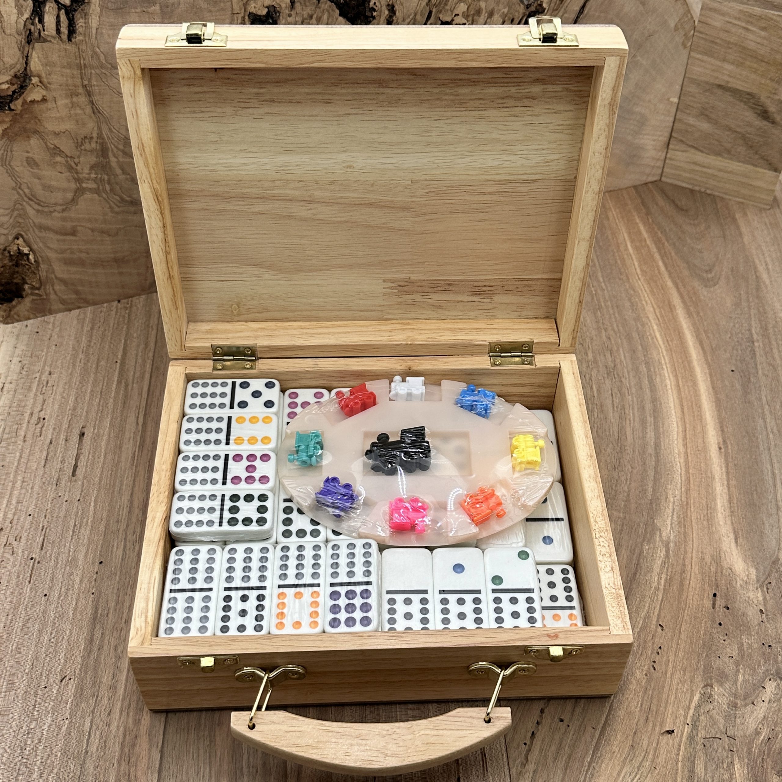 Yellow Mountain Imports - Socle En Bois Pour Dominos Mexican Train (jusqu'à 8 Joueurs) | 15 Cm | Renfoncement Central Pour Pièce Moteur